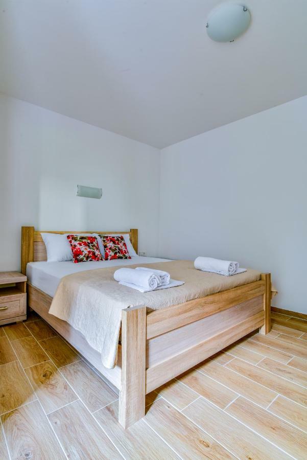 Apartmani Marina Kopitovic Petrovac Exterior photo